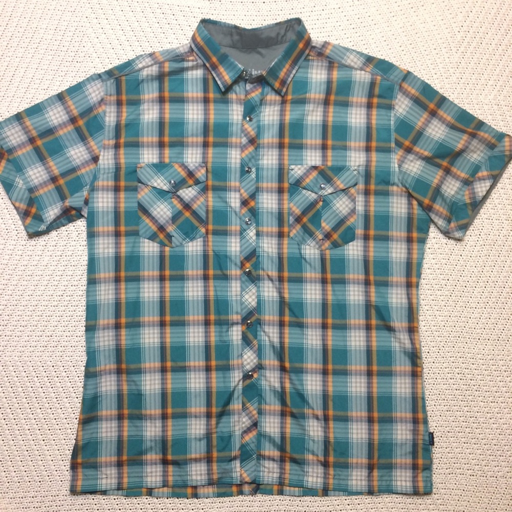 Küle Button Up Shirt. Short sleeve breathable